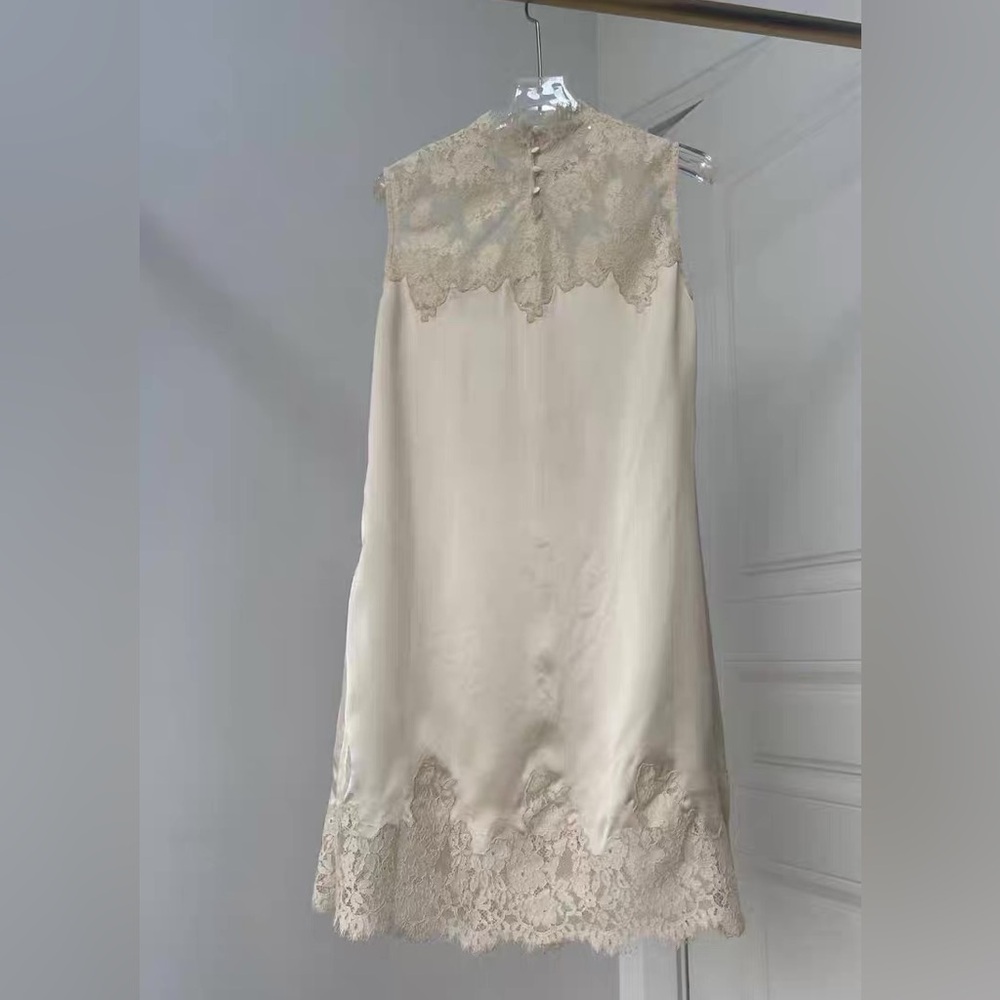 Doen Valeria Lace & Silk Dress - Picture 3 of 6